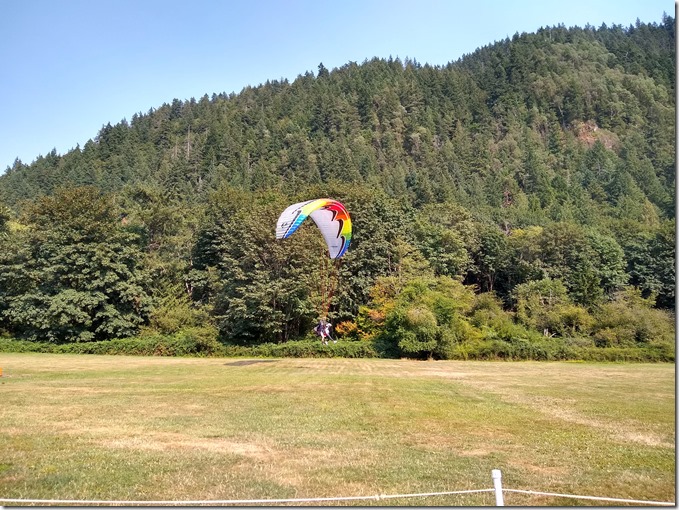 paraglider landing issaquah paraglider landing issaquah